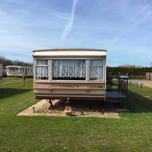 Summerlands Caravan Park, P29